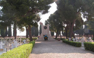 800px-Casamassima_cemetery_front_skalowane