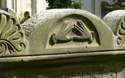 Symbole nagrobne na cmentarzu żydowskim