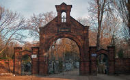 Brama cmentarza św. Wawrzyńca we Wrocławiu, Autor Siliesiac_praca własna, Olik udost. jako własność publiczna.JPG