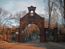Brama cmentarza św. Wawrzyńca we Wrocławiu, Autor Siliesiac_praca własna, Olik udost. jako własność publiczna.JPG