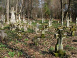 Cmentarz w Starym Bruśnie. Fot. autorstwa Wojciecha Pysz, www.wikipedia.pl, udostępnione 23.04.2006 na licencji GNU LWD