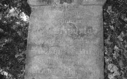 Nagrobek Johanna Friedricha Schulz; cmentarz poniemiecki w Bojadłach