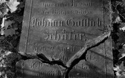 Płyta nagrobna Johanna Gottlieb Schäffer na cmentarzu poniemieckim w Buchałowie