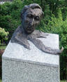 Pomnik Bogumiła Kobieli, fot. aut. M. Bulsy, udostępnione na wikipedia.pl 23.06.2011 na licencji Creative Commons.